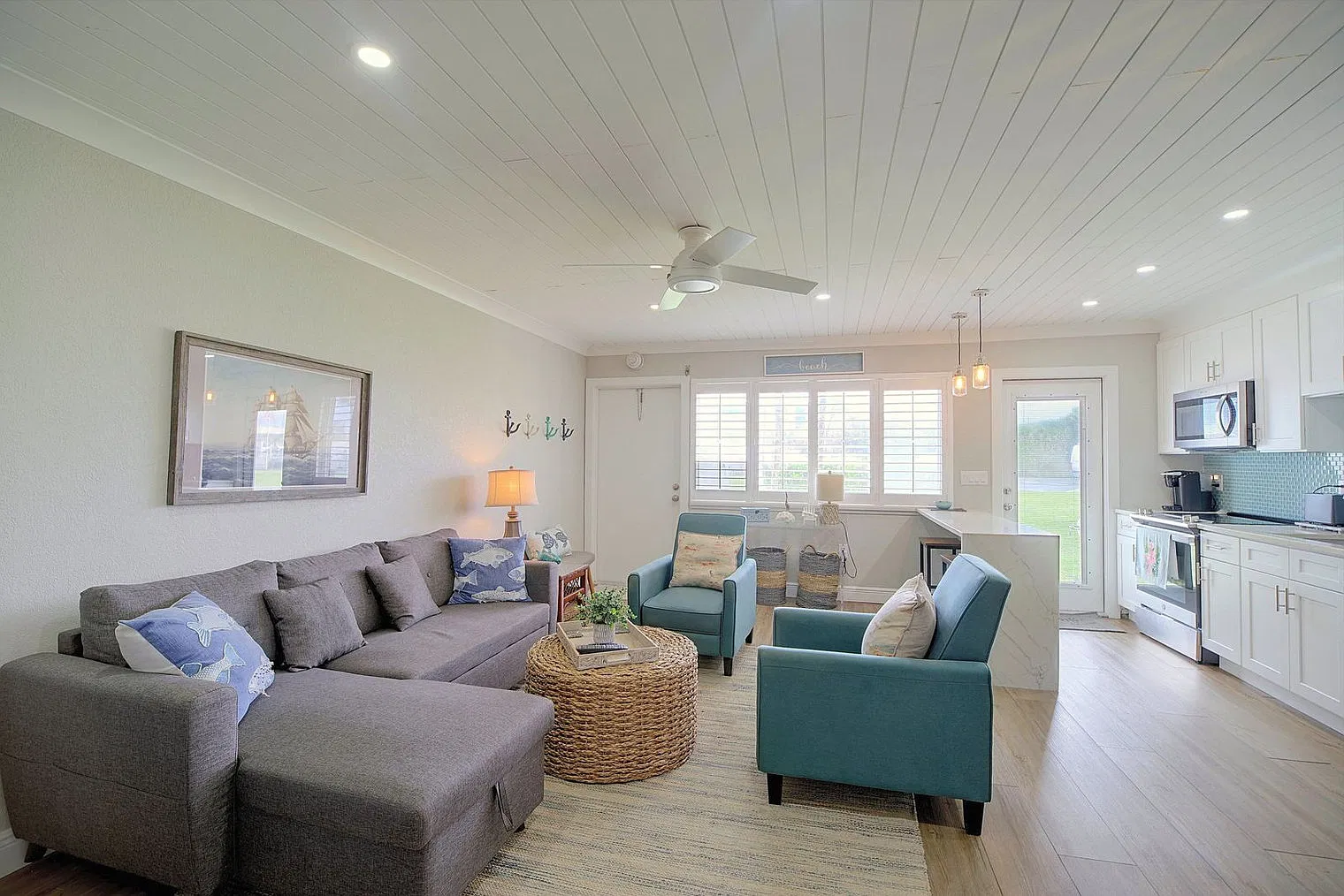 1 bed, 1.0 bath, 699 sqft, $2,622 — Photo 1
