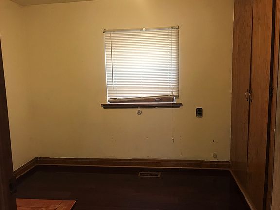 2nd image of 3411 S Hermitage Ave