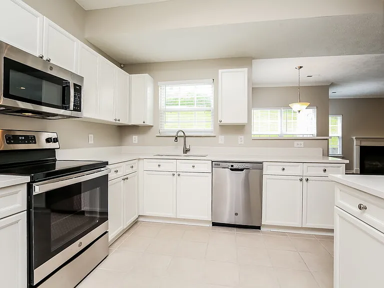 165 Claybrook Ln — Photo 8