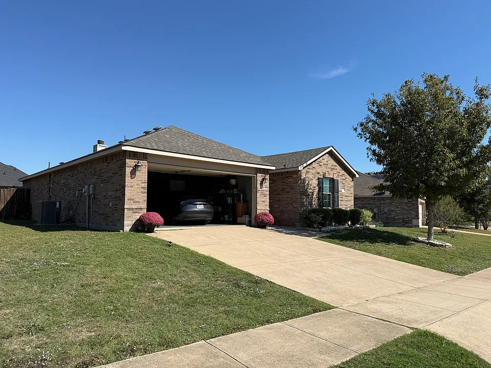 1132 Foxglove Ln