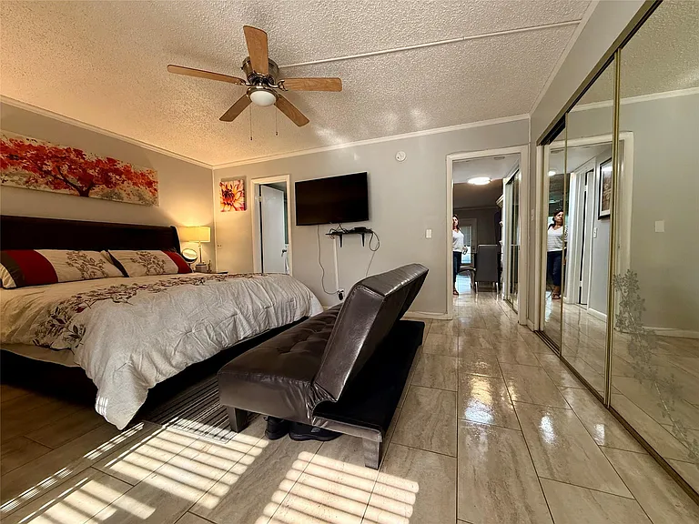 355 Oakridge #355-T — Photo 9