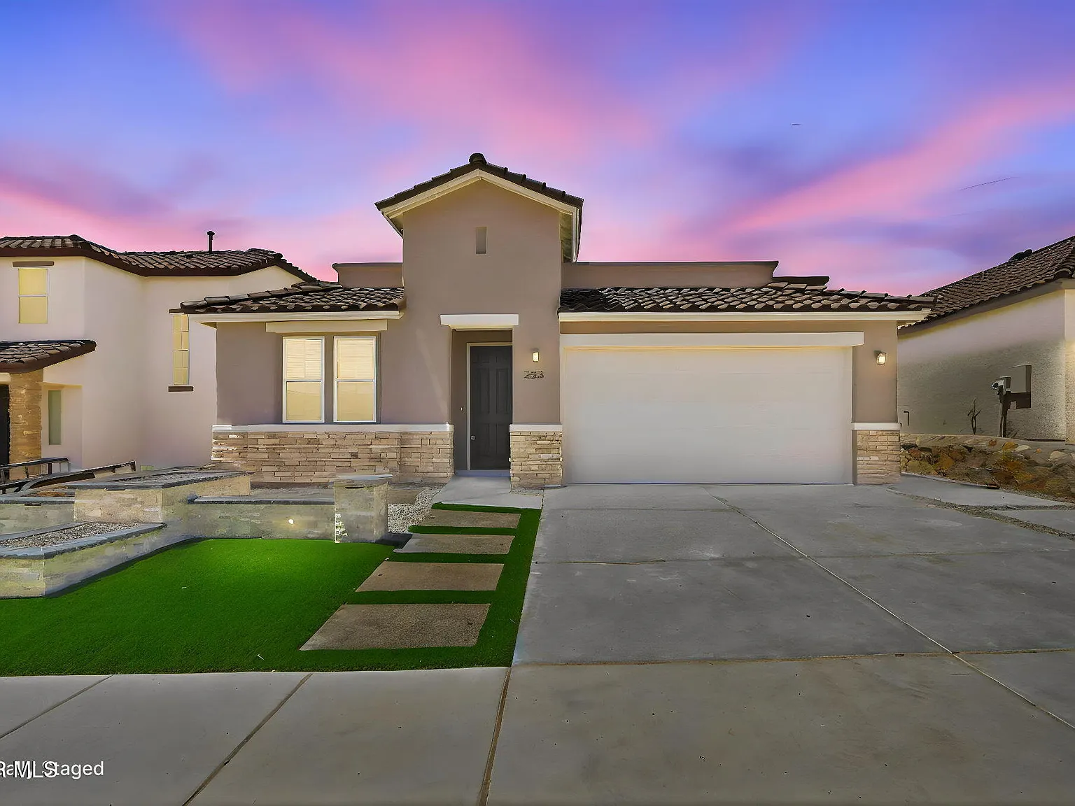 3 bed, 1960 sqft, $2,250 — Photo 1