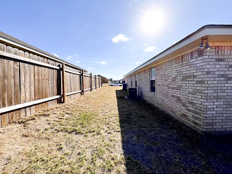 2603 Edgefield St #B — Photo 32