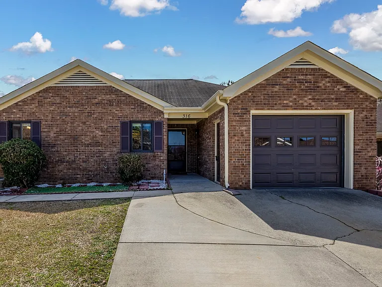 316 Patio Pl — Photo 3
