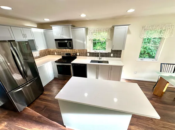 3000 Riverbend Dr #328, Coquitlam, BC V3C 6R1