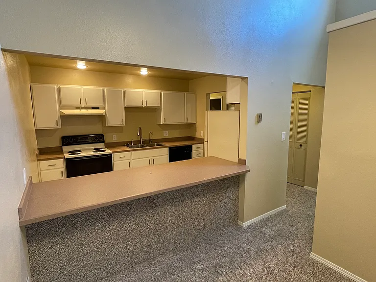 1140 Magic Lamp Way #F — Photo 9