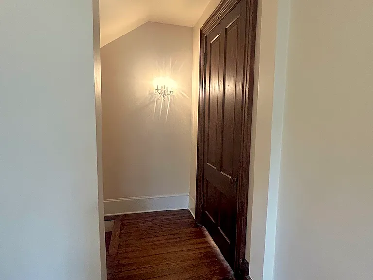 Hallway to 1st fl powder room