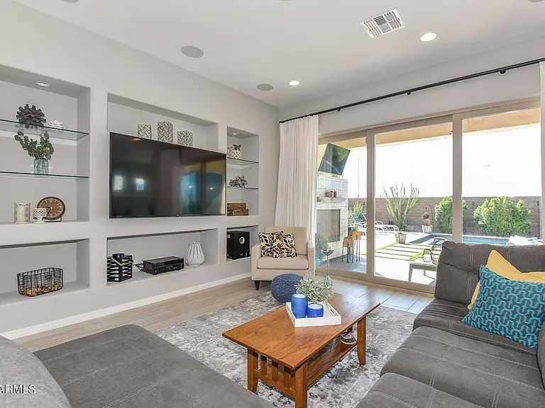 9661 W Patrick Ln — Photo 28