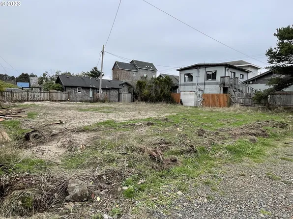 431 S Anchor St, Rockaway Beach, OR 97136
