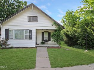 1115 N 26th St, Parsons, KS 67357