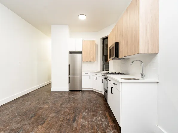 637 Willoughby Avenue image 5 of 14