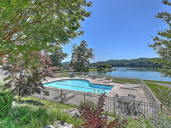 5th image of 221 Westshore Point