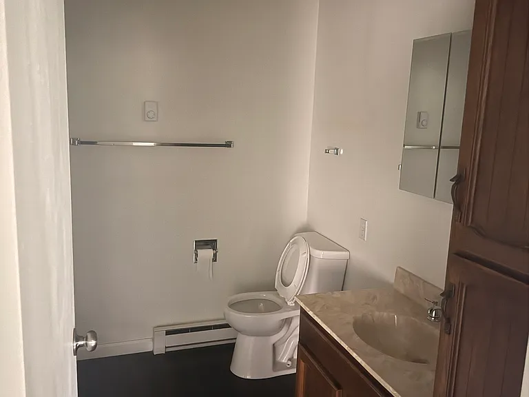 1 Richards Dr #5 — Photo 5