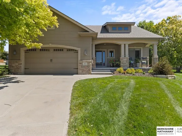 3805 S 200th Cir, Omaha, NE 68130