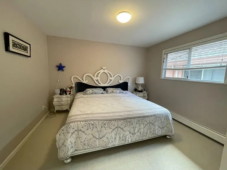5700 Musgrave Cres — Photo 11