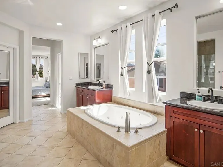 2661 Shadowbrook Way — Photo 13