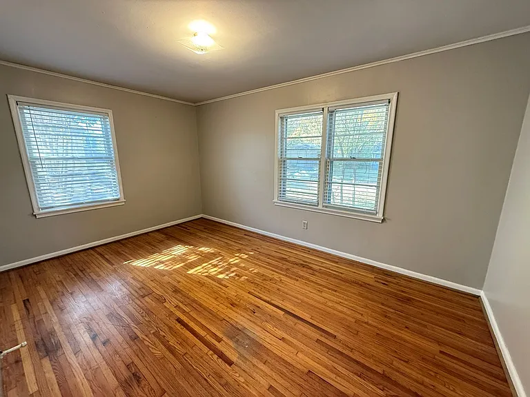 5213 S Saint Louis Ave — Photo 8