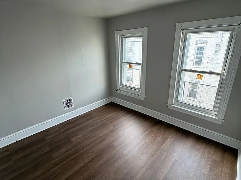 605 Eisenbrown St — Photo 10