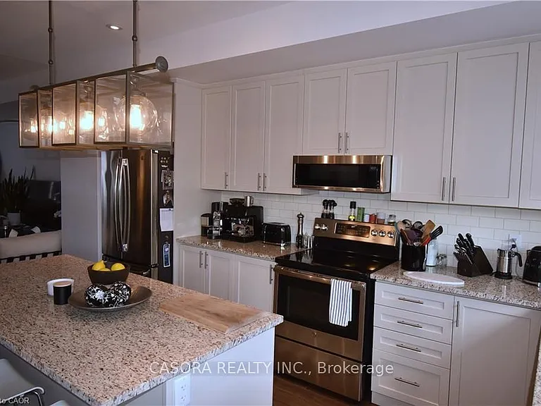 2362 New St #5 — Photo 11
