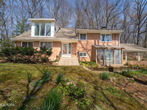 106 Disston Rd, Oak Ridge, TN 37830