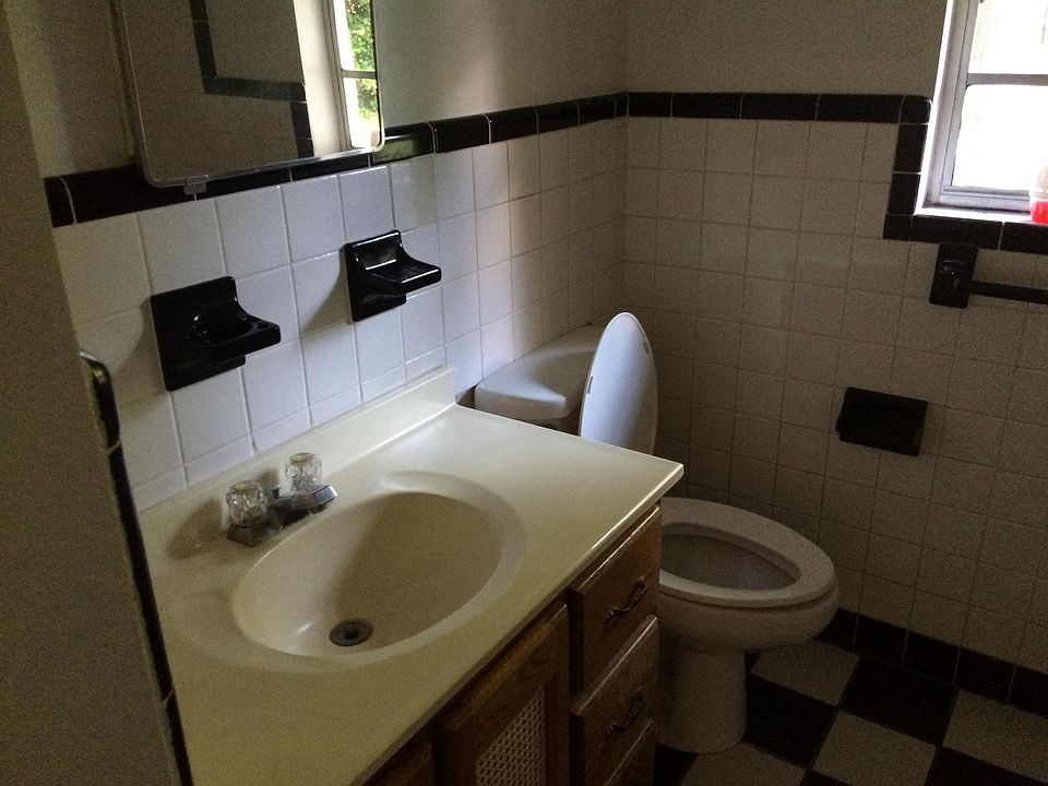 2nd image of 1752 SW 107th Ln APT 2
