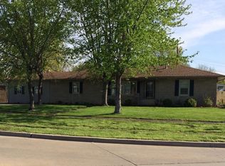 810 W Highland Ave, Robinson, IL 62454