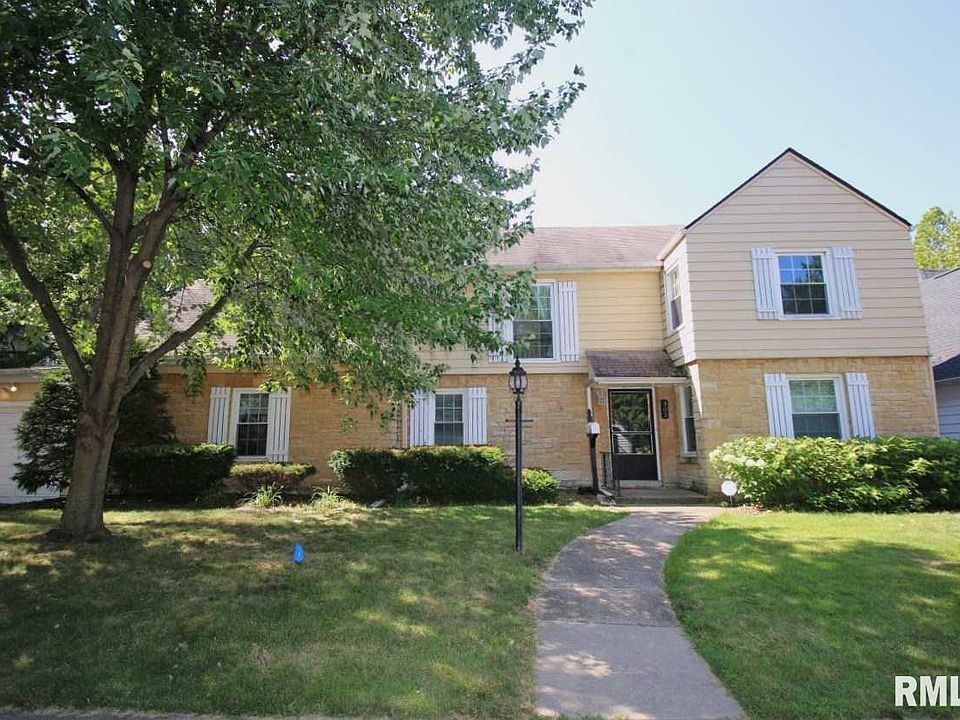 1st image of 302 W Hollyridge Cir