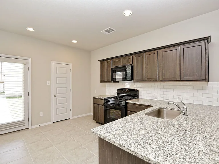 164 Fabion St — Photo 21
