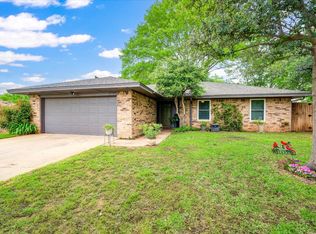 2700 Cardinal Dr, Grapevine, TX 76051