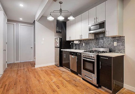 2nd image of 310 Tompkins Ave #4A