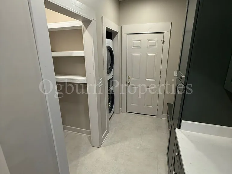 416 E 27th St — Photo 15