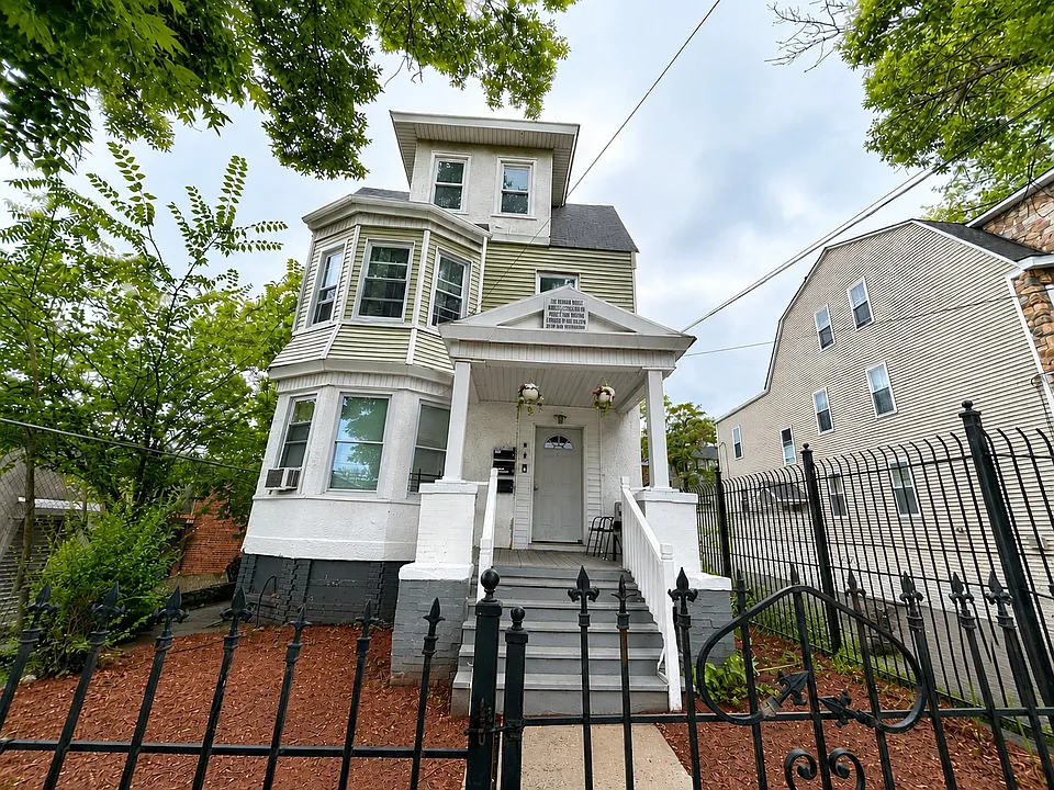110 Scheerer Ave