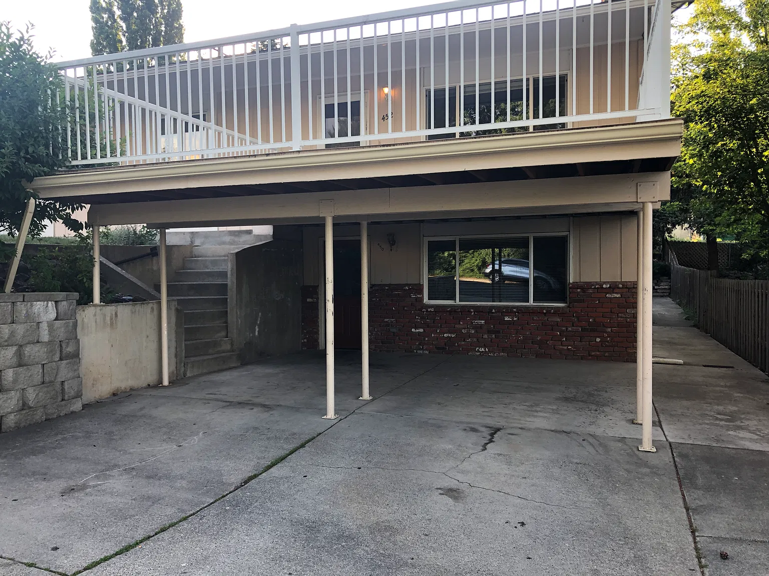 3 bed, 1.5 bath, 1225 sqft, $1,425 — Photo 1