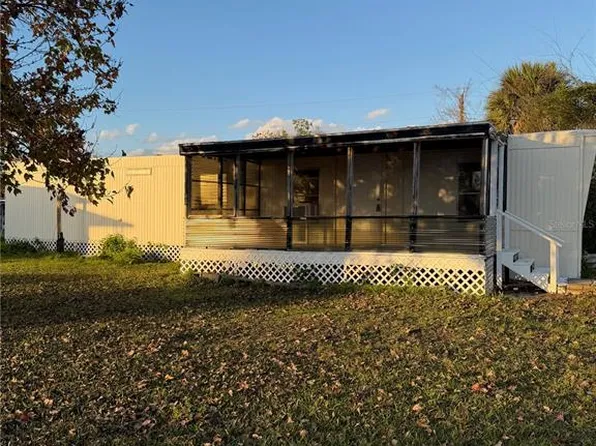 132 Center St, Oak Hill, FL 32759