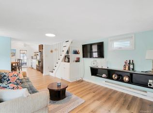 15 S Pine St, Niantic, CT 06357