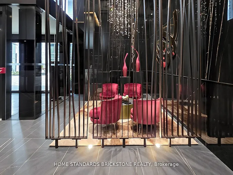11 Yorkville Ave #6305 — Photo 29
