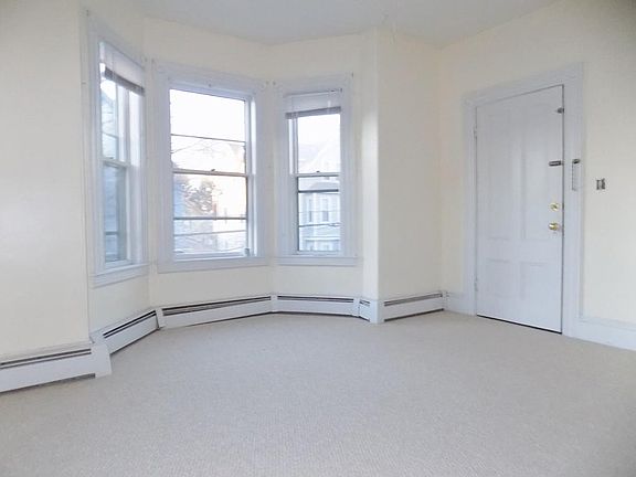 4th image of 65 Kirtland St #2