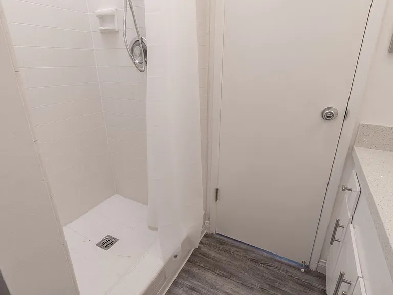 1527 Yale St #6 — Photo 42