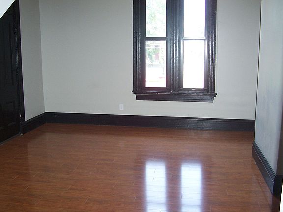 5th image of 2347 S 7th St Fl 1