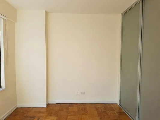 Rented by Manhattan Apartment Organization | media 39