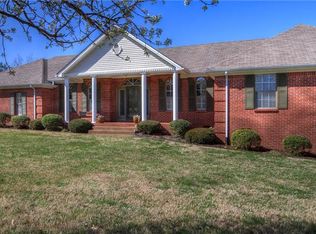 30 Oak Valley Dr, Spring Hill, TN 37174