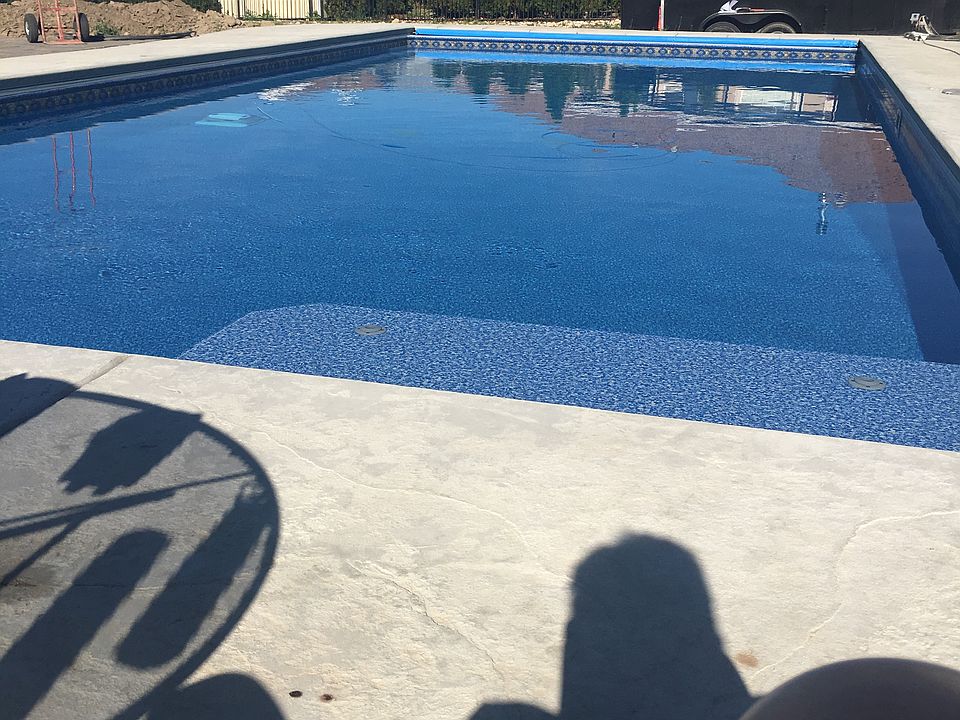 2nd image of 2112 Primrose Ln