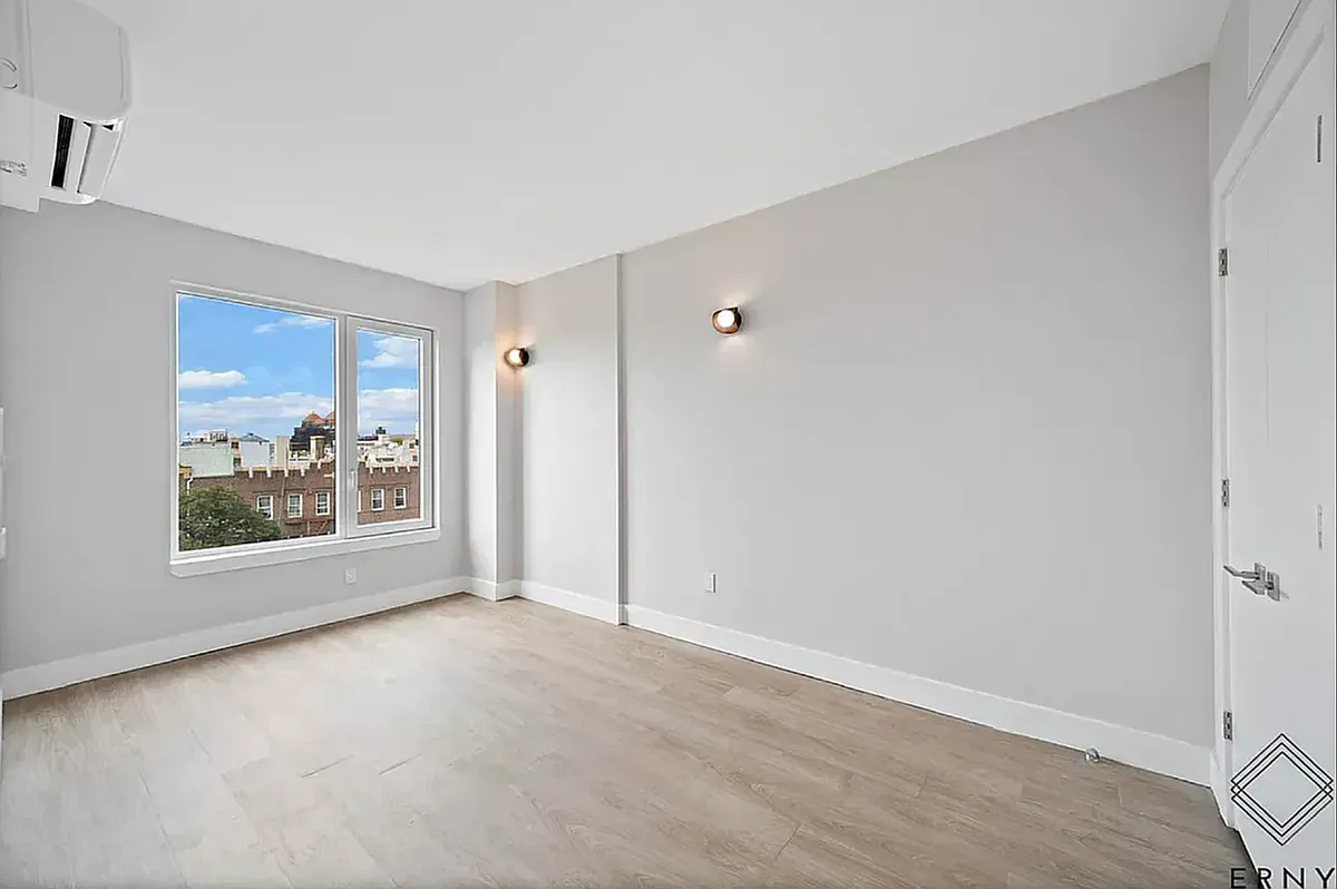 Building Photo - 290 Linden Blvd #3E