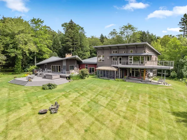 32 Steep Hill Road, Wilmington, VT 05363