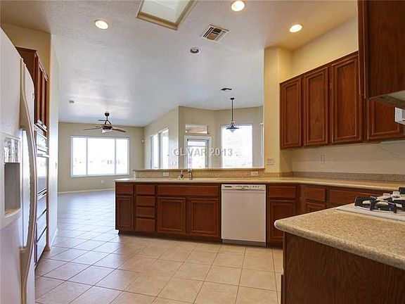 2nd image of 10112 Folsom Dr