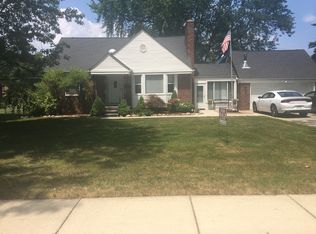 21225 Martin Rd, Saint Clair Shores, MI 48081