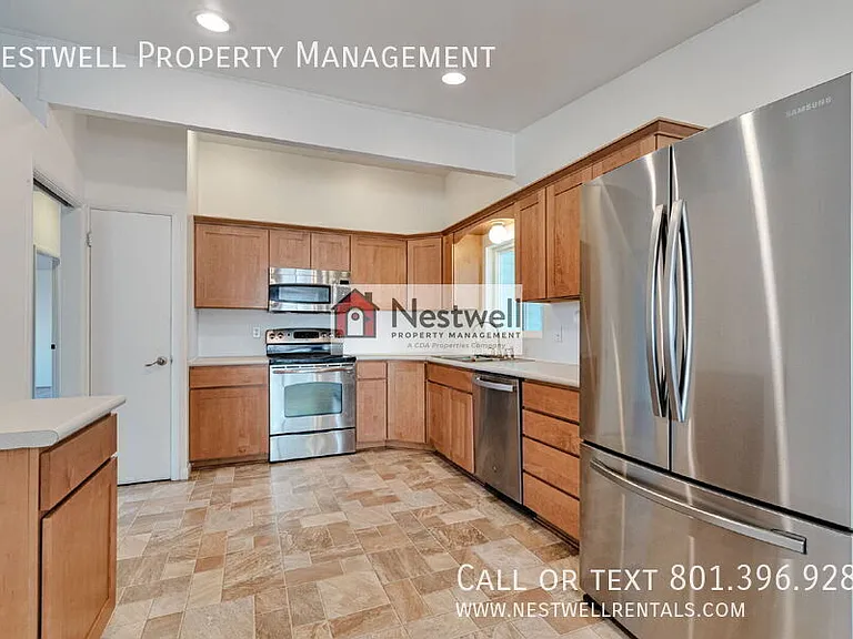 1439 E Colony Dr — Photo 6