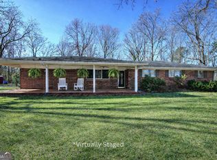 16 Summit Dr SE, Lindale, GA 30147