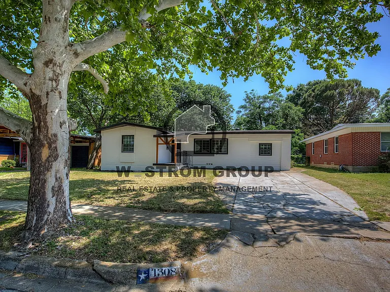 1308 Marshalldale Dr — Photo 1