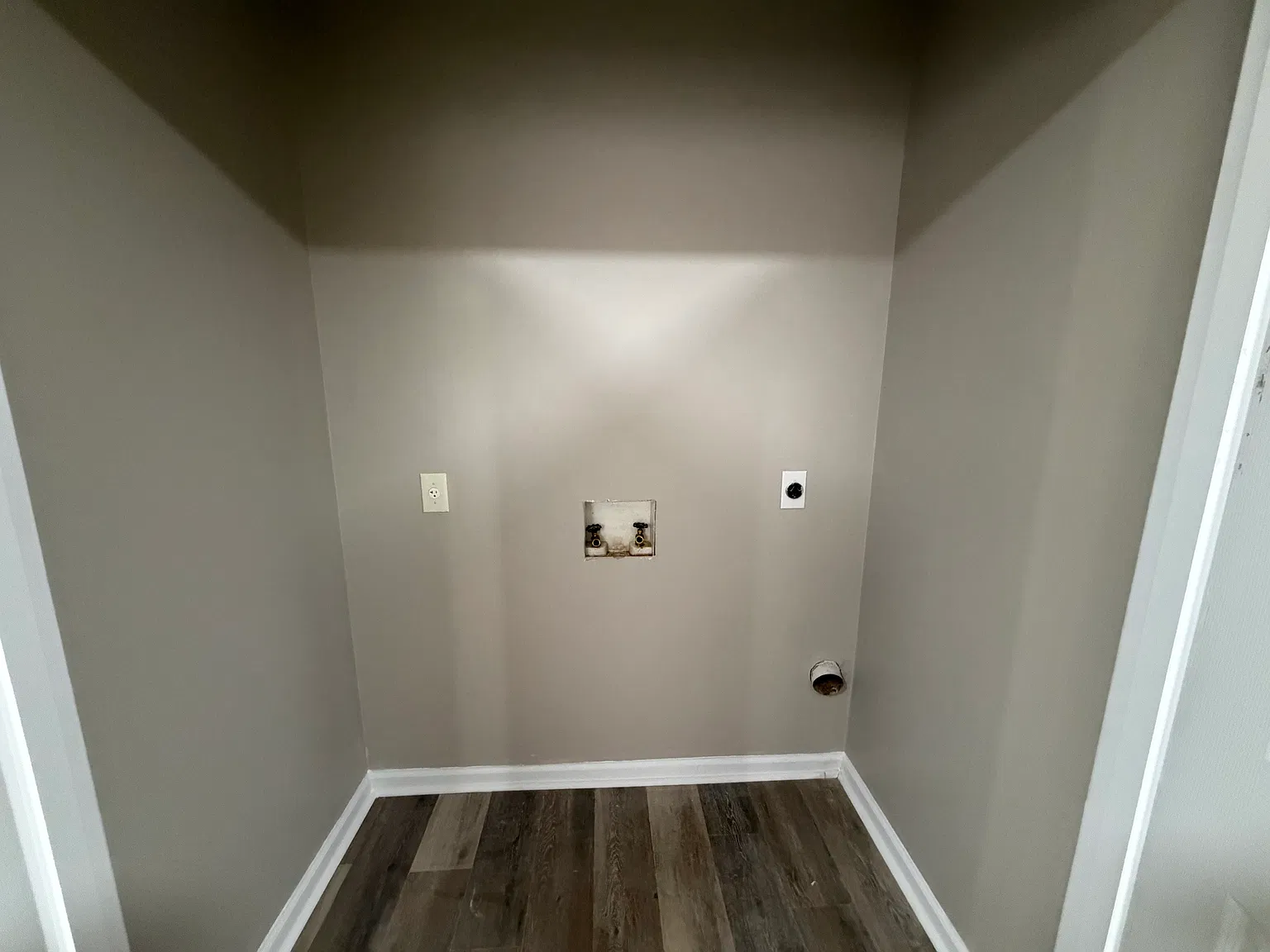 2 bed, 1.5 bath, 926 sqft, $1,145 — Photo 4